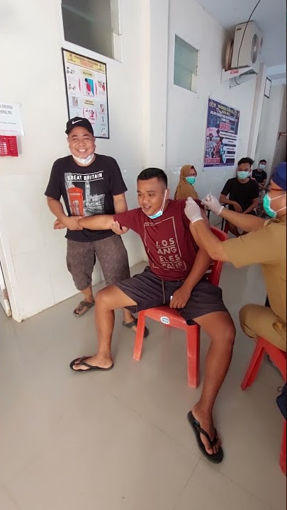 Viral...Pria ini takut disuntik vaksin | ekspresinya lucu sekali