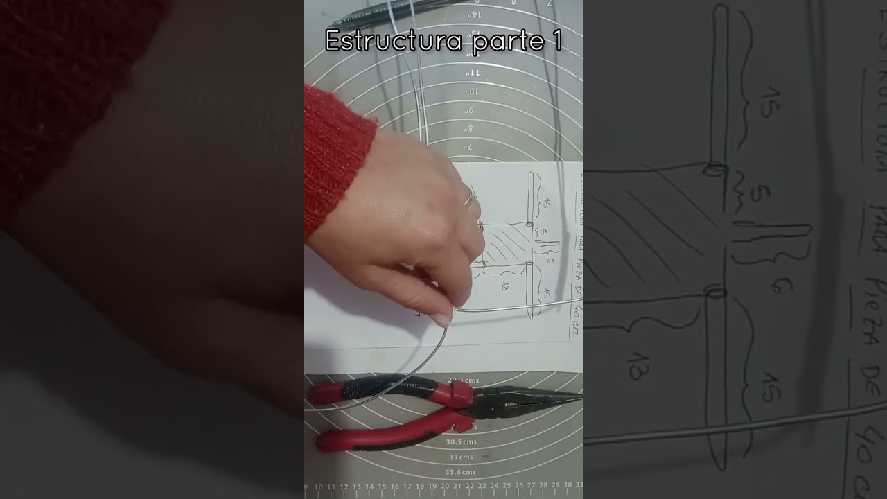 Estructura de alambre duende artículado