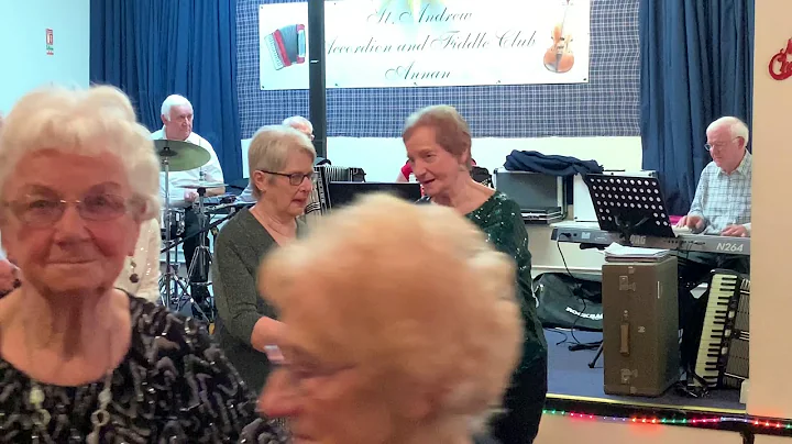 Elizabeth Morrison & Friends - Standard of The Gae...