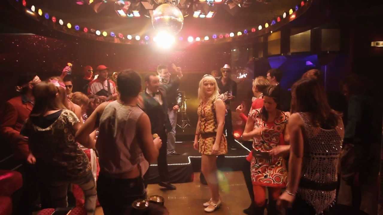 DISCOPLAGUYS - Les Hopla Guys (Clip officiel) avec sous-titres en français