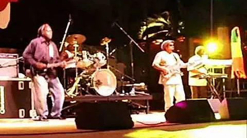 Michael Black and The Jah Guide Band M Casino Live.wmv