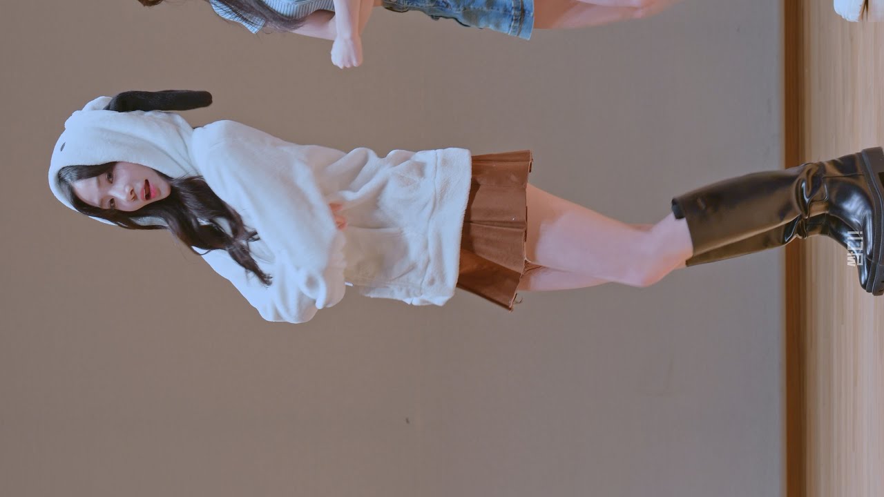 [4K][모바일용] 230813 트리플에스(tripleS) 김나경 'Generation' 세로 직캠 (디어마이뮤즈 팬사인회)(동자아트홀)(애시드아이즈) #트리플에스 #tripleS