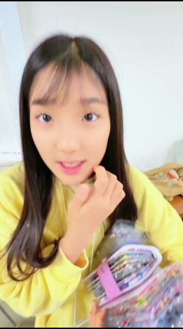 れおいちゃんねるのあおいちゃんとシール交換したよ