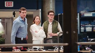 Charlie, Sarah and Jesse watch suspect leave the precinct