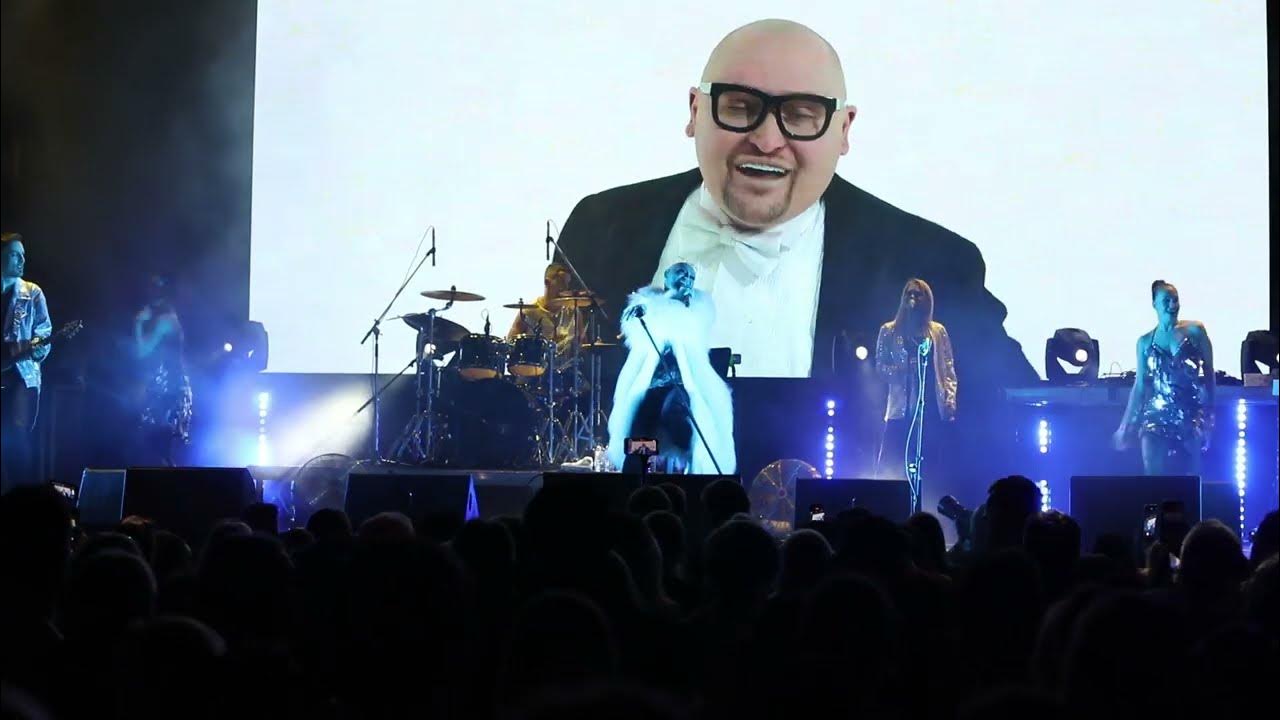 Шура концерт 90х. Концерт шуры в москве. Главклаб в москве. Концерт шуры в москве. Шура концерт.