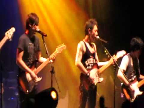 Beyond 2010 第一场公开演出encore-万人大合唱 海阔天空