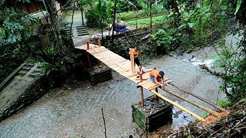 🌧️🌉 How to Build a Strong Bridge Across a Stream in the Rainy Season