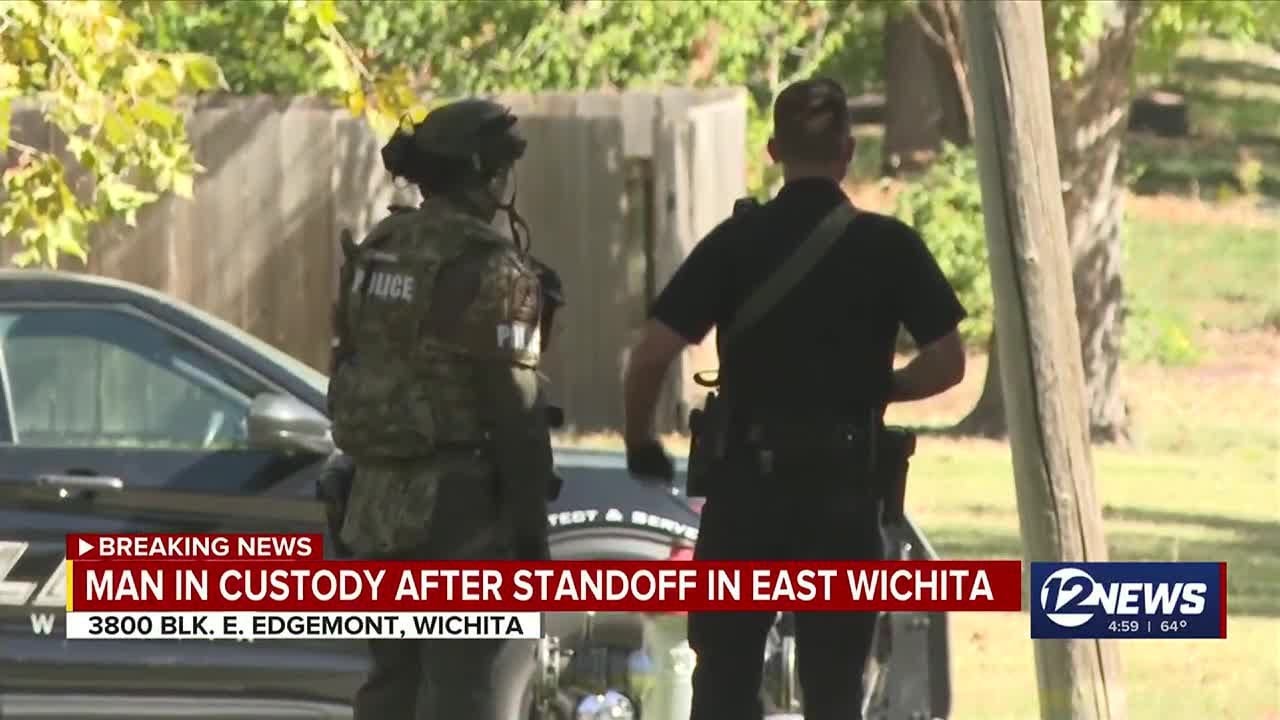 Man in police custody after standoff in east Wichita - YouTube