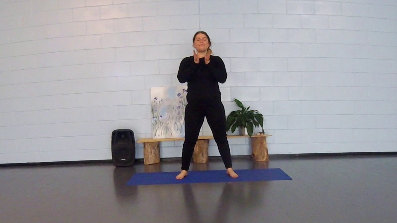 How to do Garland Pose (Malasana) Instructional, Yoga, easy, beginner