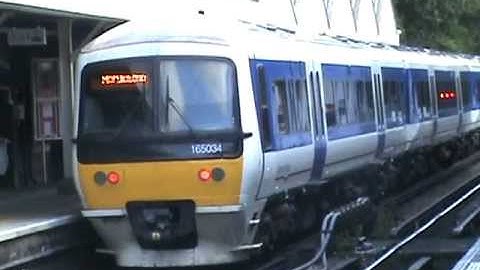 Class 165/0 165034 at Chalfont & Latimer