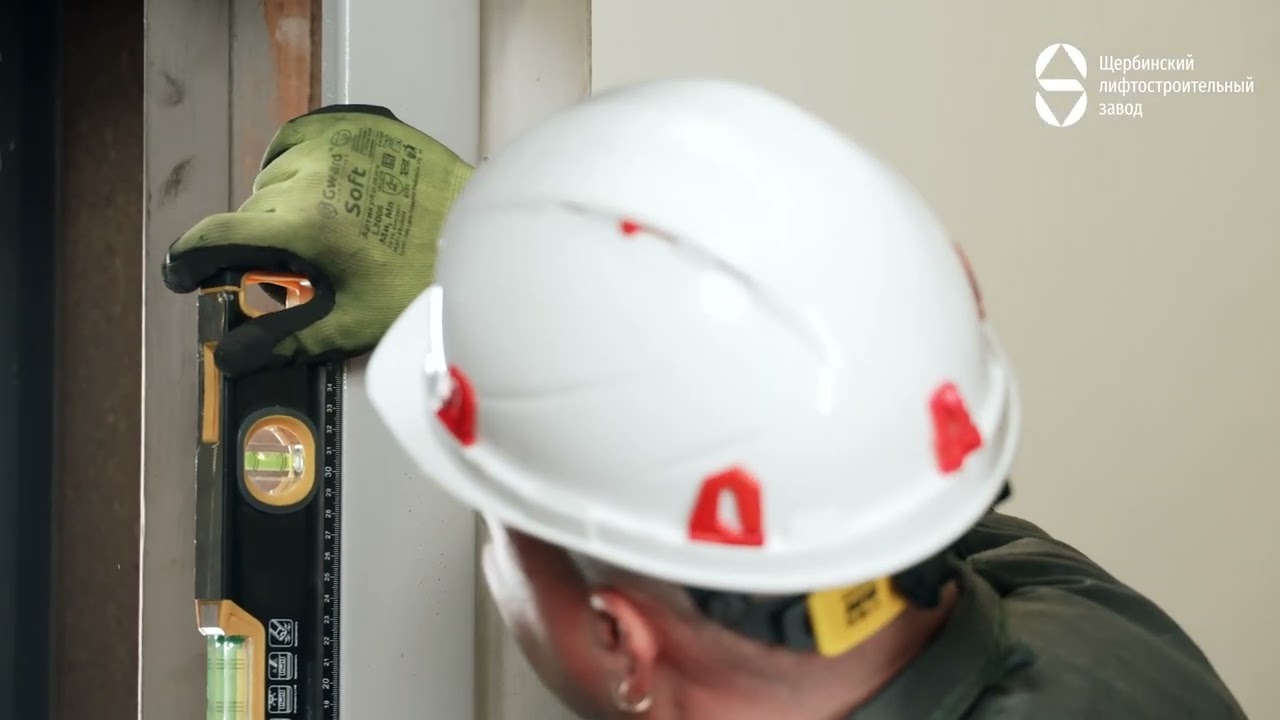 Монтаж дверей шахты