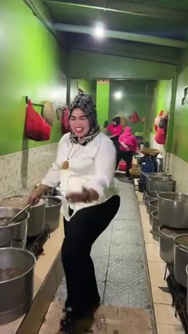 Masak #shorts #fyp #viral #montok #fifawirldcup2023 #bbw #tante #tantesemok #bohay #chubby #bigbob