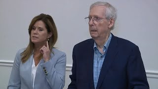 Full Sen. Mitch McConnell will see a doctor after freezing during news conference News