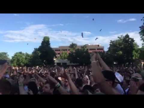 Hey now! Smash Mouth singer flips as fans throw bread