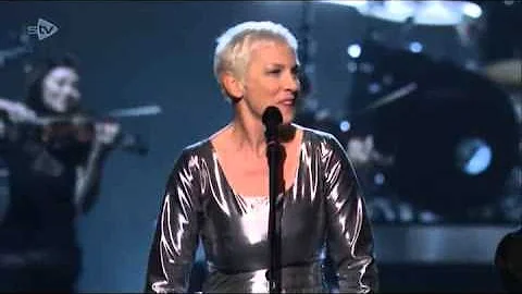 Annie Lennox sings Fool On The Hill (Night That Changed America)