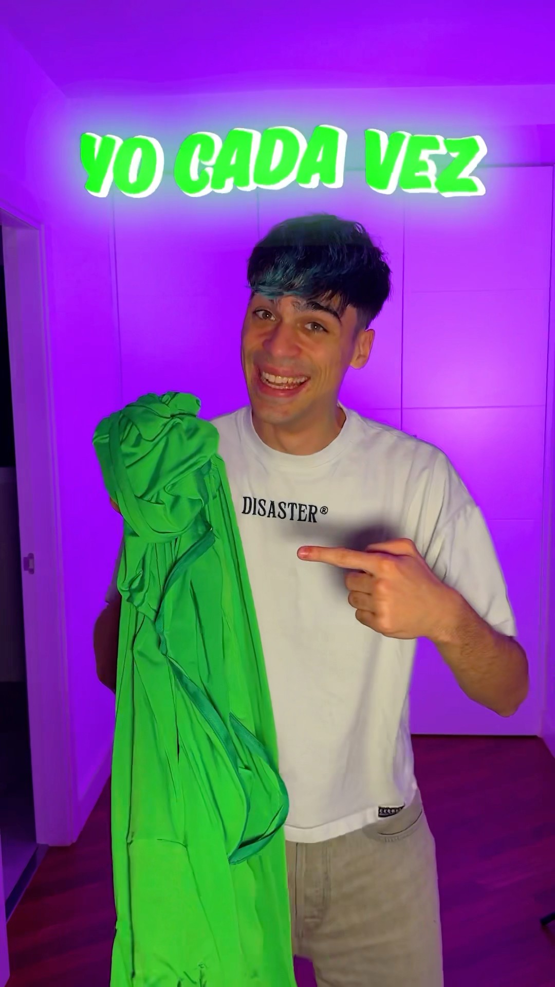 Cuando me Pongo el TRAJE VERDE para Trollear a mis Amigos!