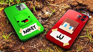 How Mikey & JJ Found Secret Minecraft PHONES (Maizen)