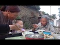 【农村阿凯】老妈擀面叶，这技术真不错，奶奶也爱吃