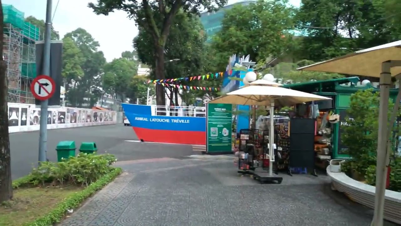Notre-Dame Cathedral Basilica of Saigon (Nhà thờ chính... - youtube