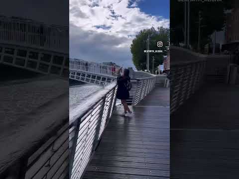 Video: Průvodce po mostě Ha'Penny Bridge v Dublinu v Irsku