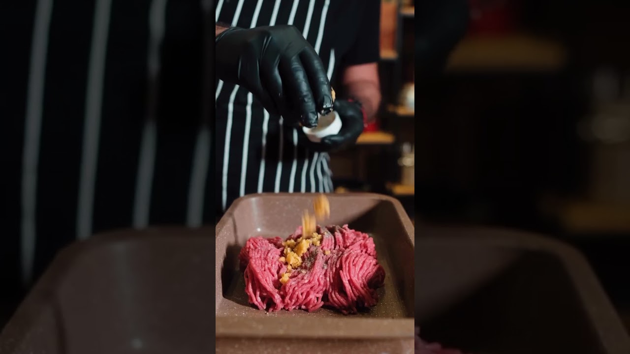 Sokak Lezzetlerini Evde Keşfet: Islak Hamburger Tarifi!