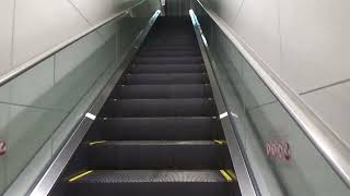 JR新加美駅のエスカレーターその2