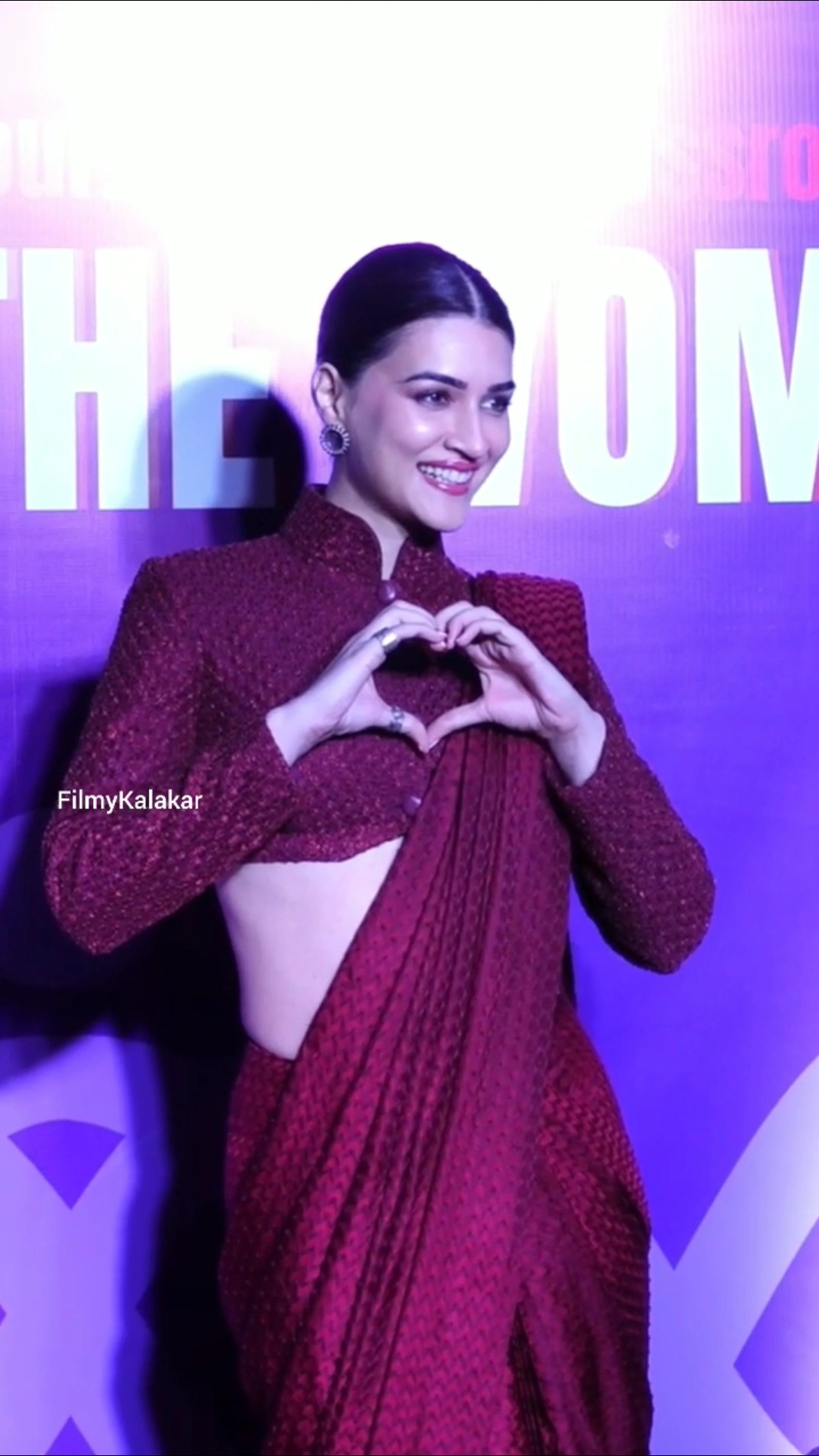 #kritisanon is a delight in this sophisticated plus sassy saree ? #filmykalakar