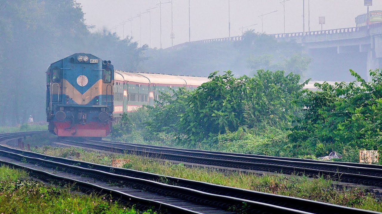 Full LHB Dhumketu Express powered by BR ALCO 6522 WDM 3A Locomotive- Bangladesh Railway