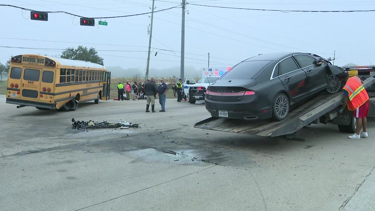 Minor injuries reported after loaded school bus crashes near Arcola ...