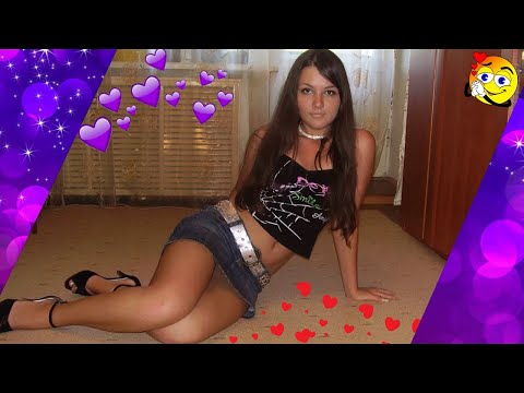 Красивые русские девчонки в коротких юбчонках