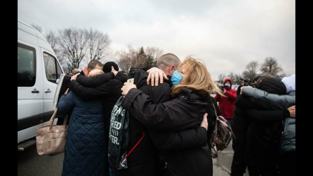 мариуполь беженцы. дети переселенцев. китайская пенсионерка. геническ население. украинцам выплатят.