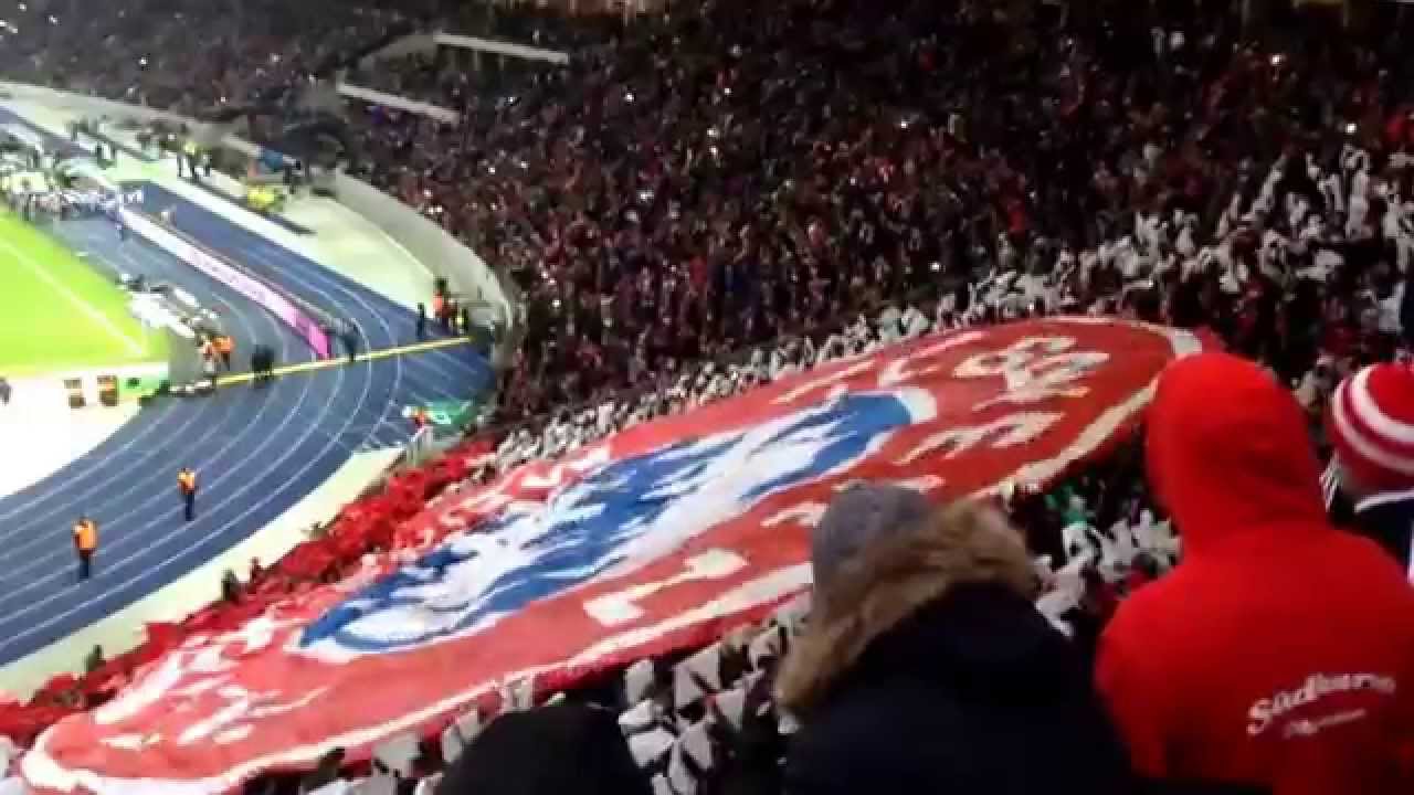 choreo-der-fans-des-fc-bayern-m-nchen-im-olympiastadion-berlin-29-nov