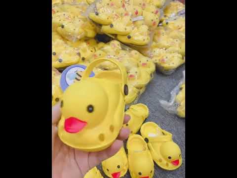 G449-Giày Crocs Bé Gái Vịt Vàng | crocs duet vàng
