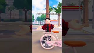 The SECRET of my friend why he wears a box (Berry avenue Roblox) #berryavenuecodes #brookhaven