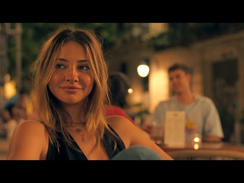 بنت منظمة وحياتها كلها ماشيه بروتين صارم بتقابل شاب عشوائى بيخليها تحب الحياه بدون حسابات بنت منظمة وحياتها كلها ماشيه بروتين صارم بتقابل شاب عشوائى بيخليها تحب الحياه بدون حسابات