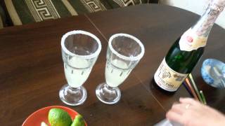 Как сделать коктейль Северное сияние самому дома + видеорецепт и состав(В этом видео мы расскажем Вам, как сделать алкогольный коктейль Северное сияние самому дома из шампанского..., 2015-08-28T12:42:32.000Z)