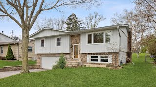 13 Hawthorne Rd, Lake in the Hills, IL