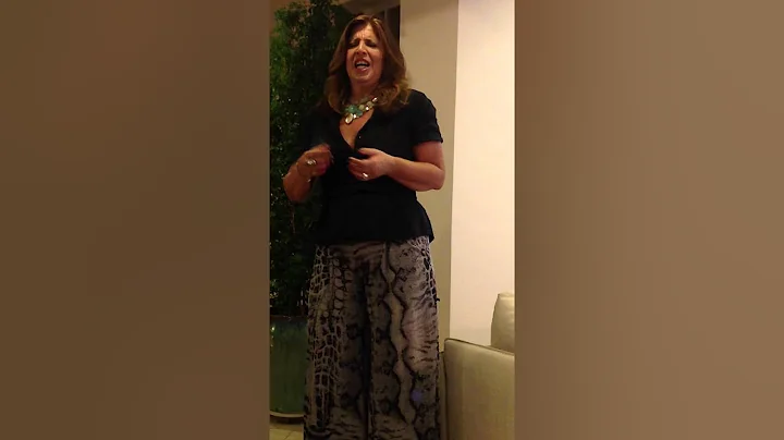 Patricia Rebelo canta Emoes (Roberto Carlos) - Hap...