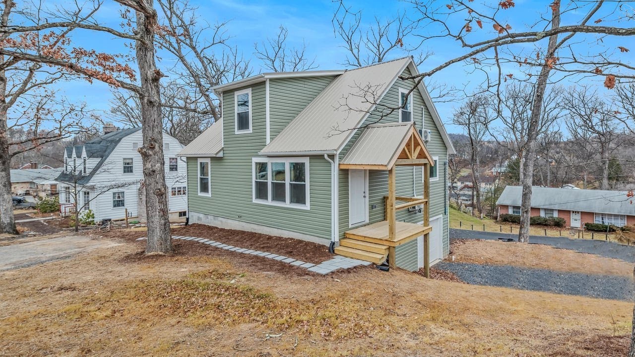 Hilltop St, Berkeley Springs, WV