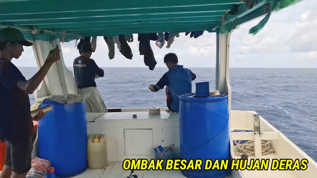 Sudah Jadi Resikonya Kerja Di Laut || Baru Hari Pertama Di Sambut Cuaca Buruk || KM Burapala