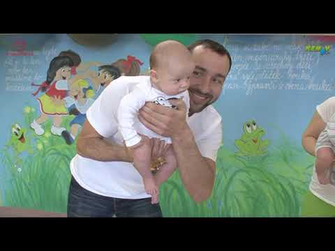 Video: Pokud Zůstane S Dítětem V Náručí