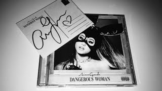 Ariana Grande - DANGEROUS WOMAN SIGNED POSTCARD BUNDLE - Unboxing