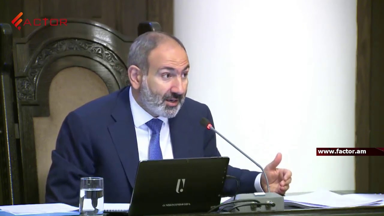 мирский замок Այս տրամաբանությամբ մենք միշտ նույն տեղում կդոփենք. վարչապետը բարկացավ