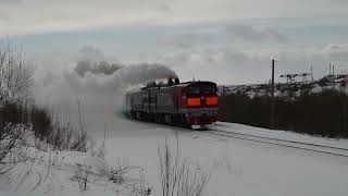 Тепловоз 2ТЭ10УТ-0090 с пассажирским поездом № 653 Лабытнанги — Воркута