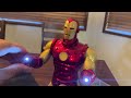 IRON MAN HOT TOYS/HONO 1/6 Scale Retro Comic book Action Figure review!