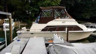 Mac's Boost Antique Carver Yacht with Electronic Fuel Injection