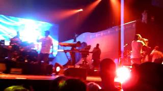 N.E.R.D. - Maybe (Live 8.7.2010)