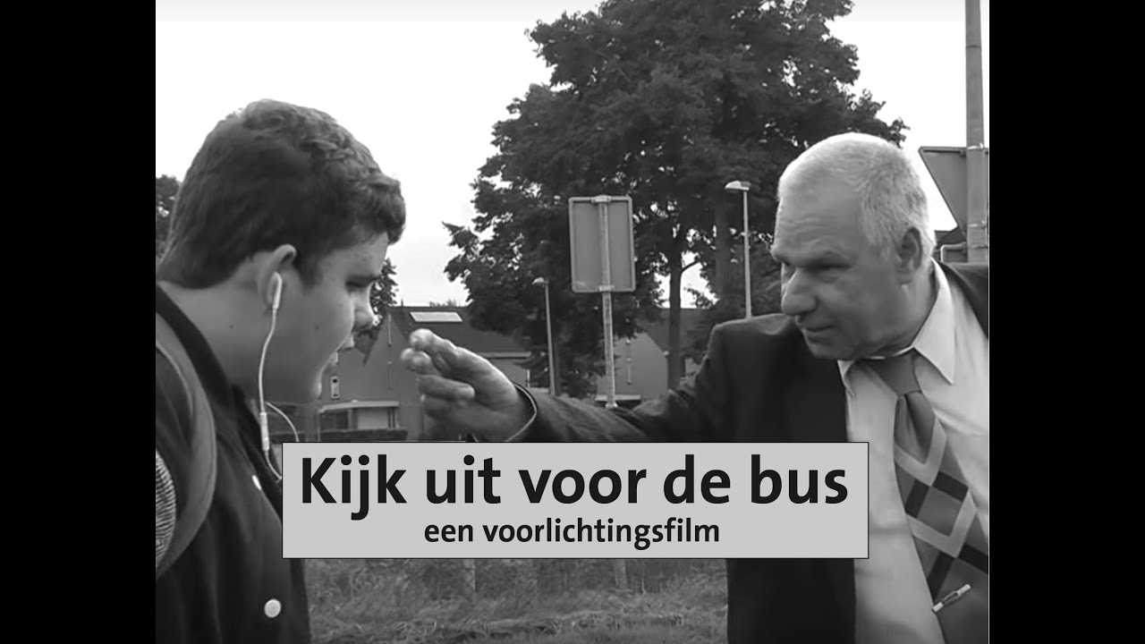 Kijk uit voor de bus - een voorlichtingsfilm - YouTube