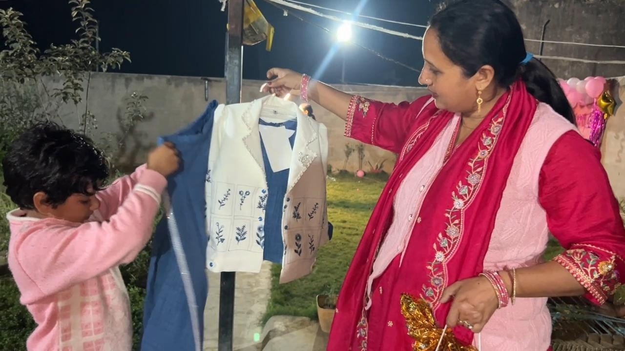 Finally आरुषि को एक - एक करके सारे Gifts🎁 ढूढ़ लिए  | सब्र का फल | UP Vlogger Babli