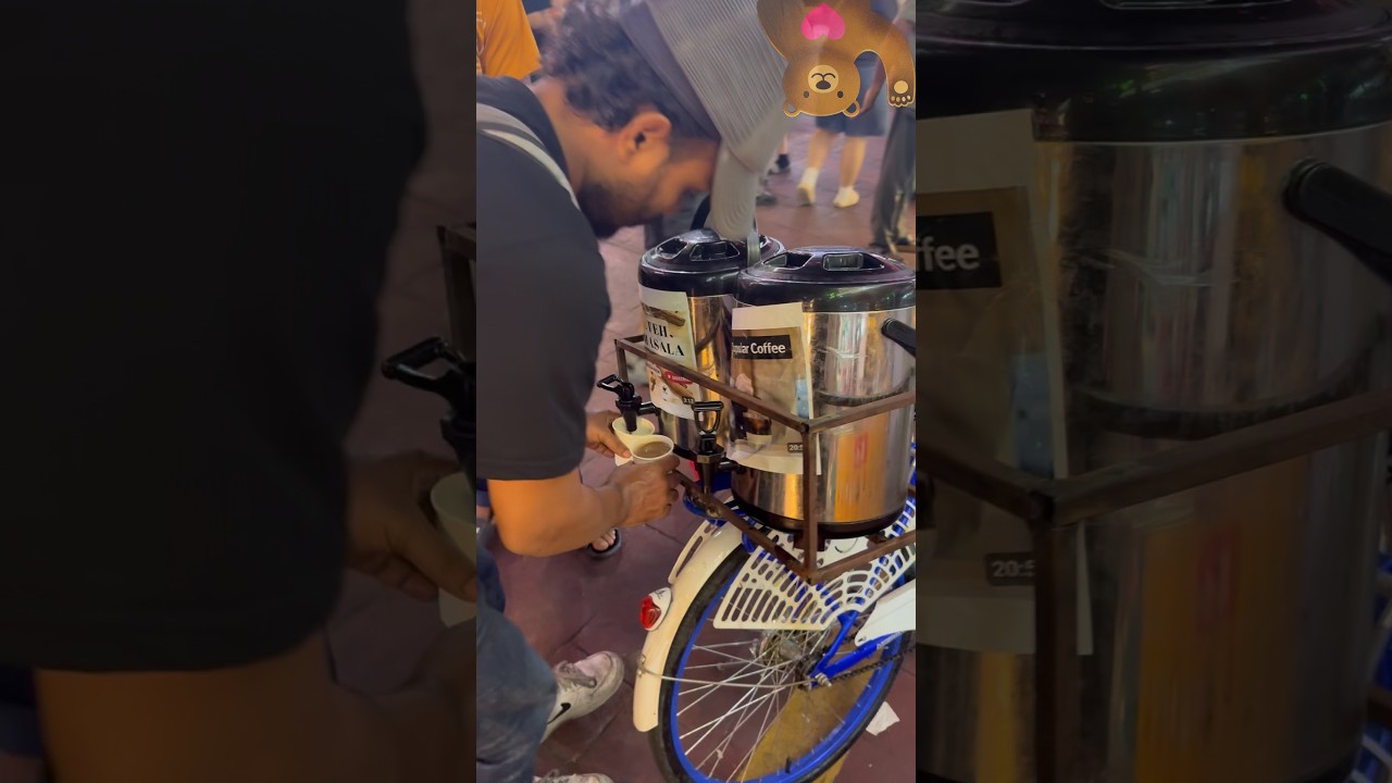 🇲🇾 Coffee Sold on a Bicycle!  Malaysia Street Food☕ Teh Tarik &amp; Kopi Jalanan👍 길거리에서 만나는 말레이시아 커피